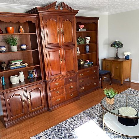 Upgraded, Beautiful 4 Bd Colonial In 银泉 外观 照片