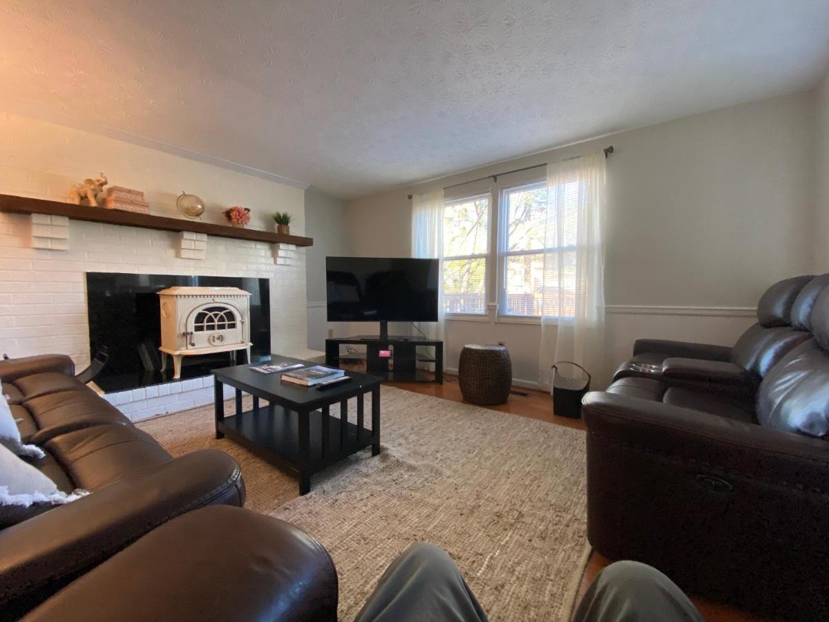 Upgraded, Beautiful 4 Bd Colonial In 银泉 外观 照片