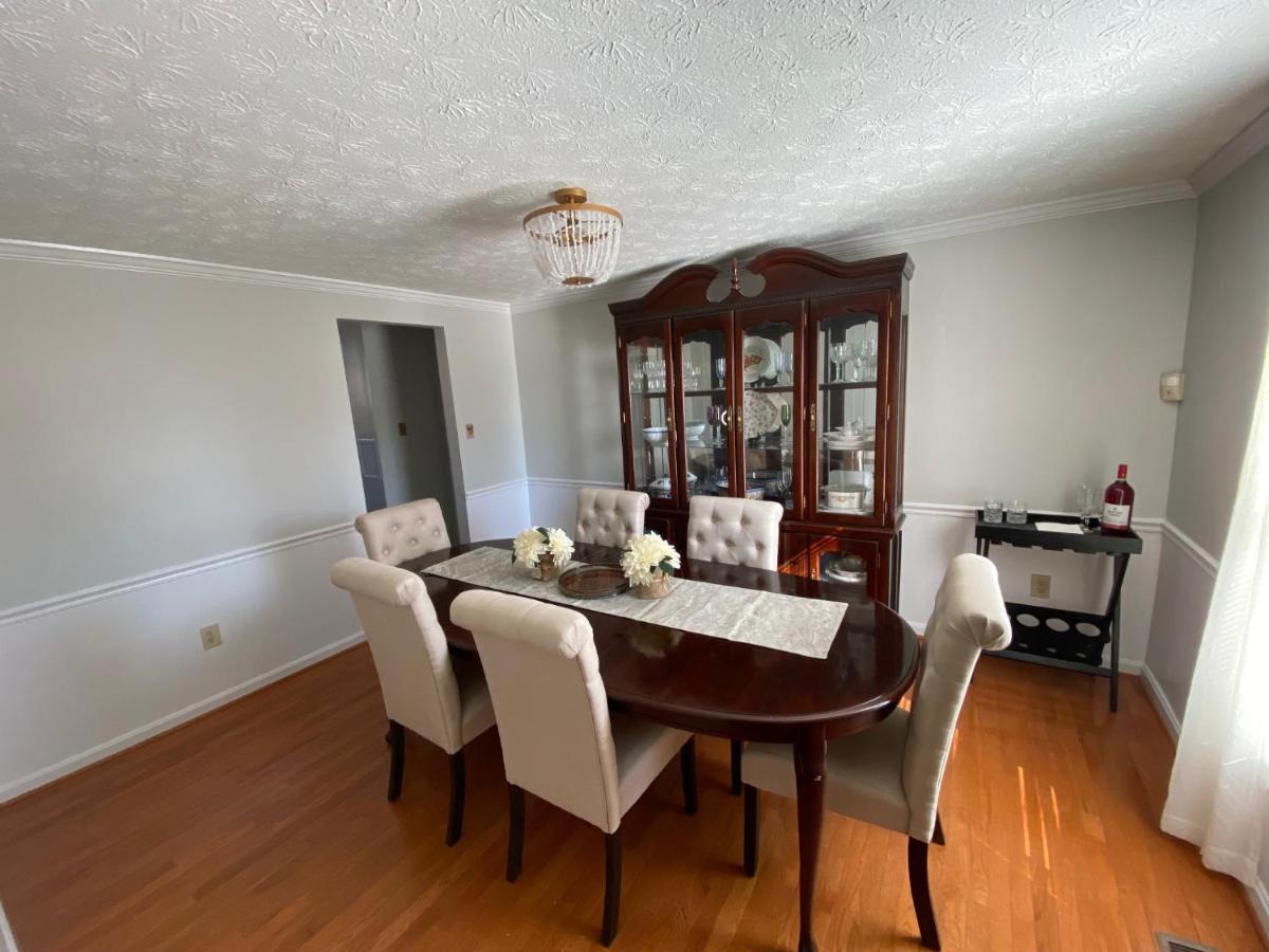 Upgraded, Beautiful 4 Bd Colonial In 银泉 外观 照片